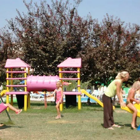 מלון Sunlight Garden סייד