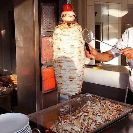 Sunlight Garden מלון 3*