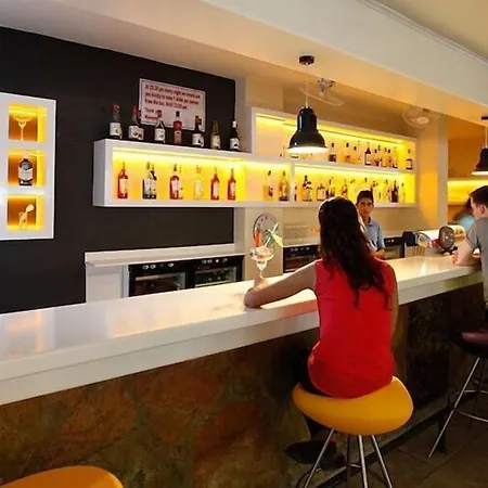 Sunlight Garden סייד